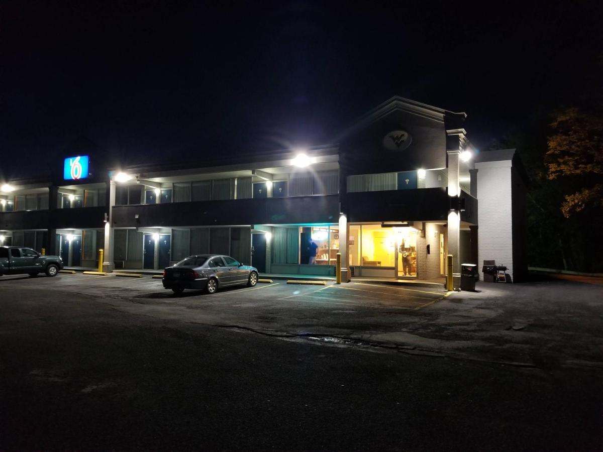 Motel 6 Morgantown Exterior photo